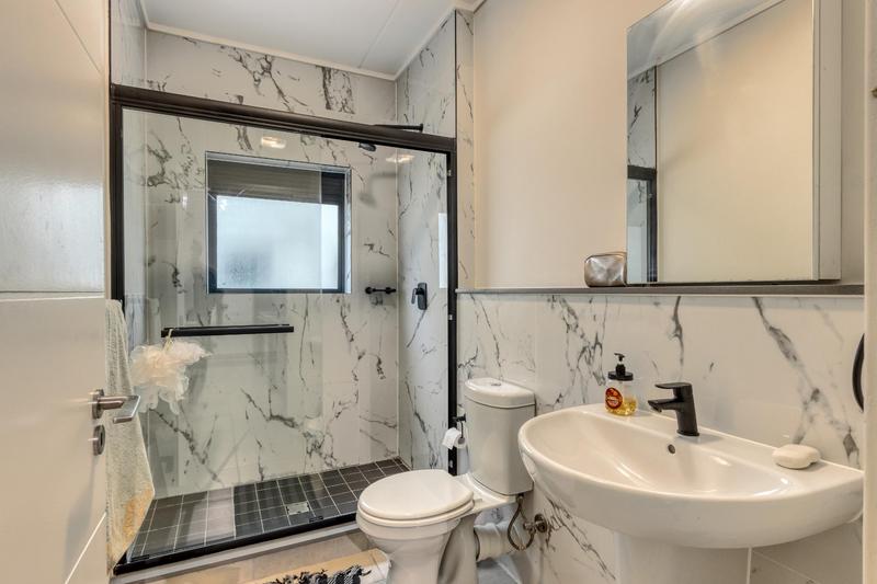 To Let 1 Bedroom Property for Rent in The Huntsman Western Cape
